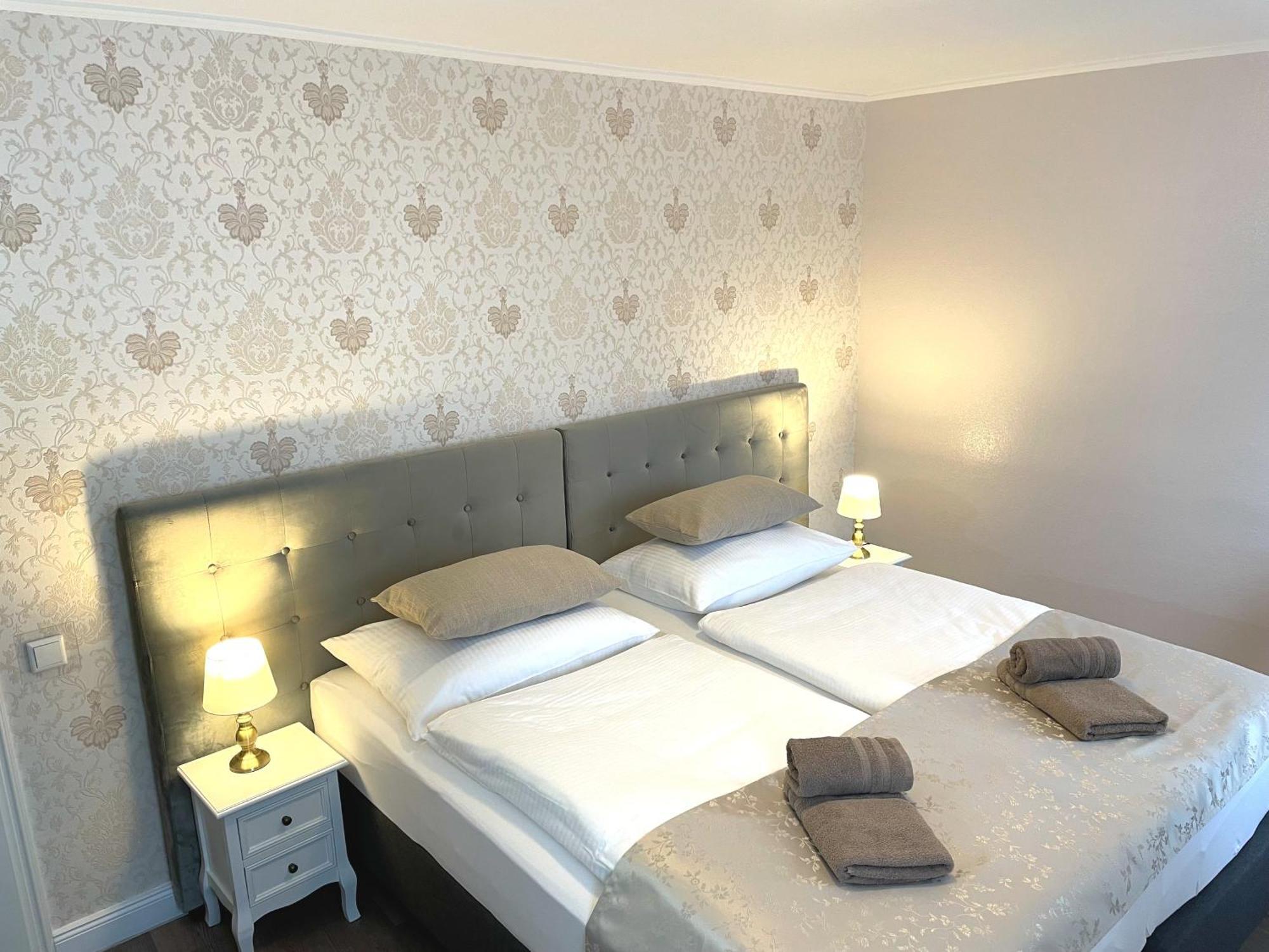 Hotel Kolossos Duesseldorf - นอยส์ ภายนอก รูปภาพ