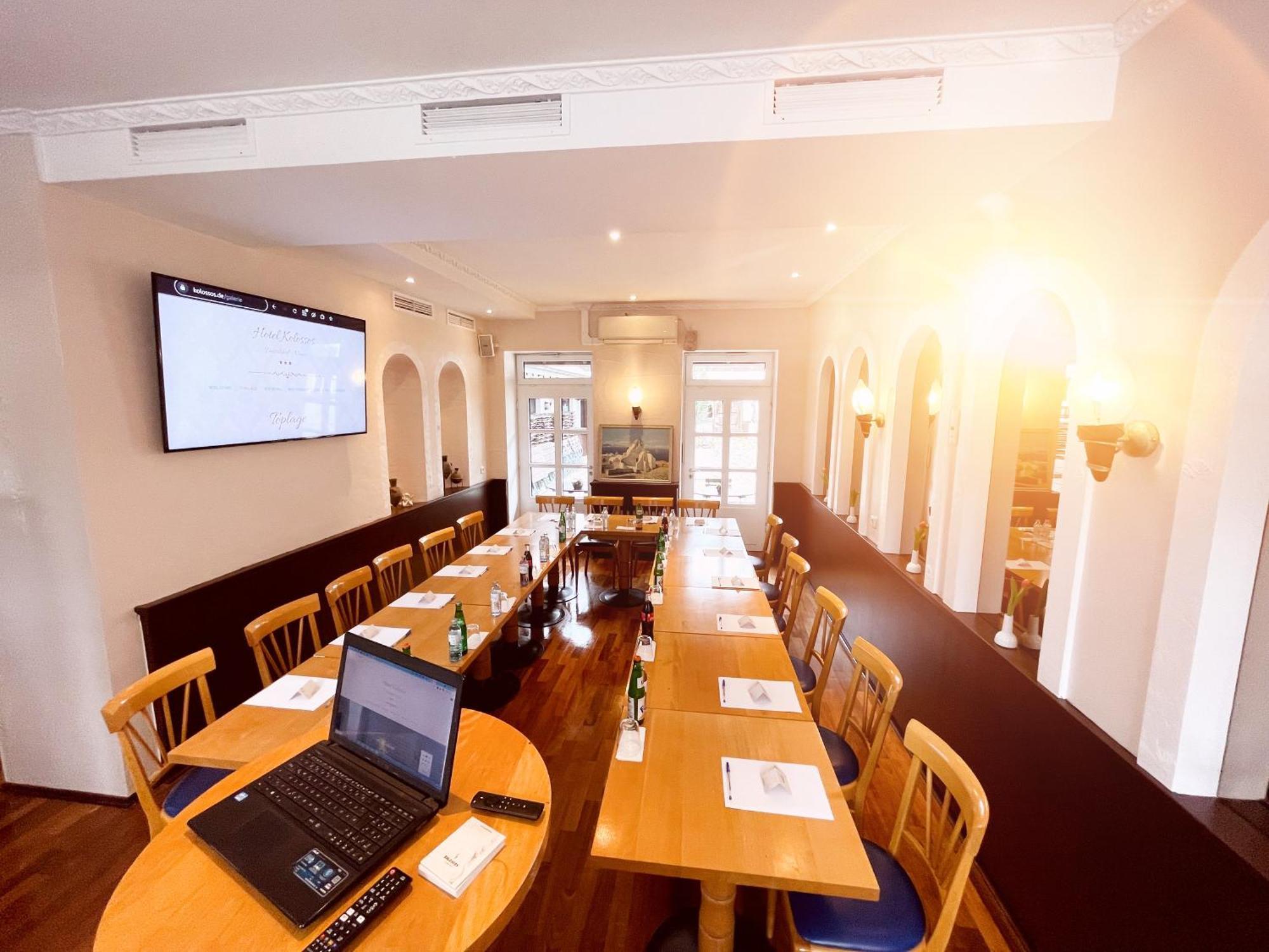 Hotel Kolossos Duesseldorf - นอยส์ ภายนอก รูปภาพ