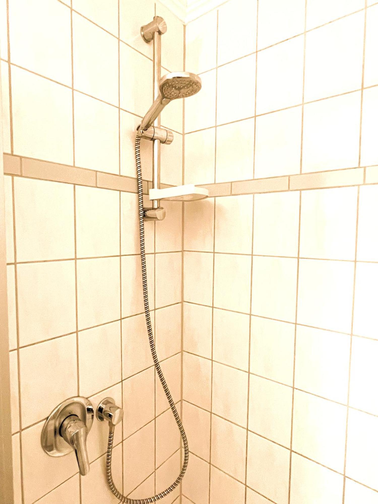 Hotel Kolossos Duesseldorf - นอยส์ ห้อง รูปภาพ