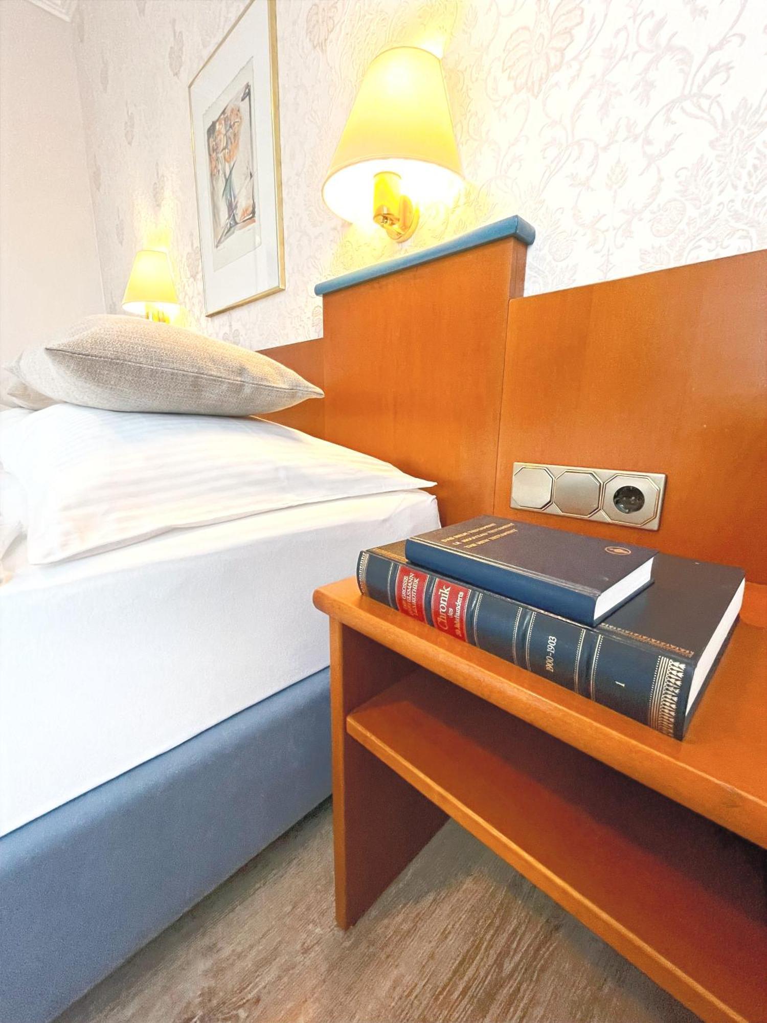 Hotel Kolossos Duesseldorf - นอยส์ ห้อง รูปภาพ