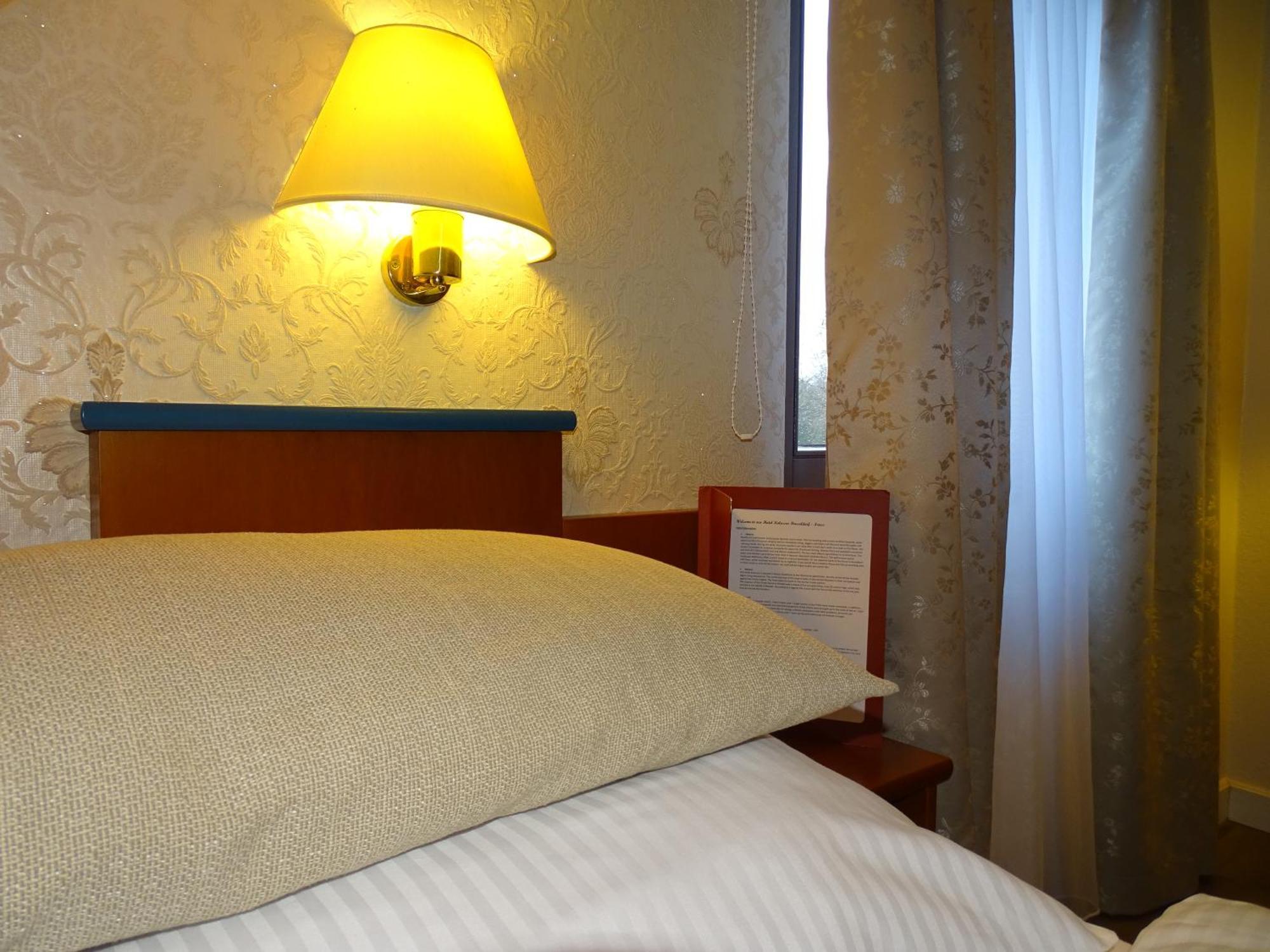 Hotel Kolossos Duesseldorf - นอยส์ ห้อง รูปภาพ