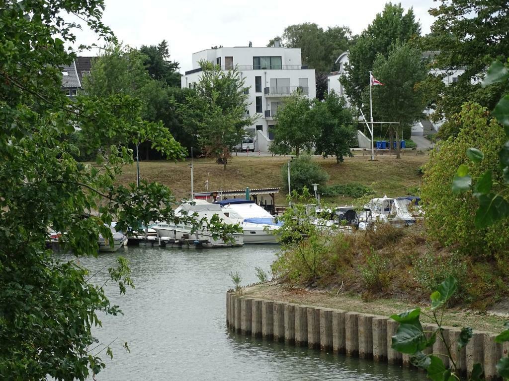 Hotel Kolossos Duesseldorf - นอยส์ ภายนอก รูปภาพ